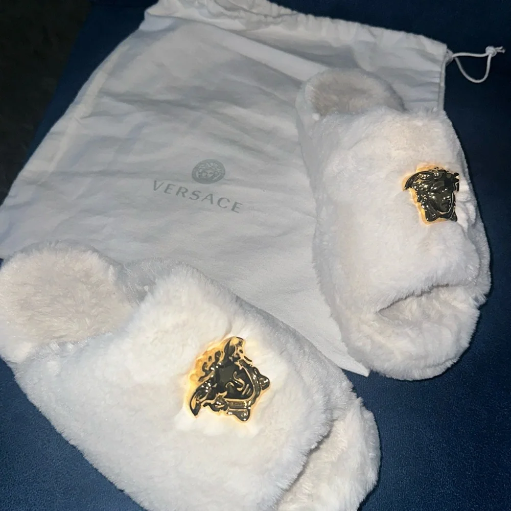 versace white and gold fluffy slipper slides - Picture 1 of 3